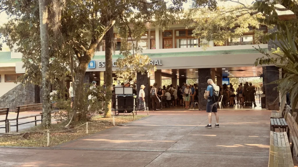 station centrale du train ecologique dans le parc national iguazu cote argentin station centrale du train ecologique dans le parc national iguazu cote argentin